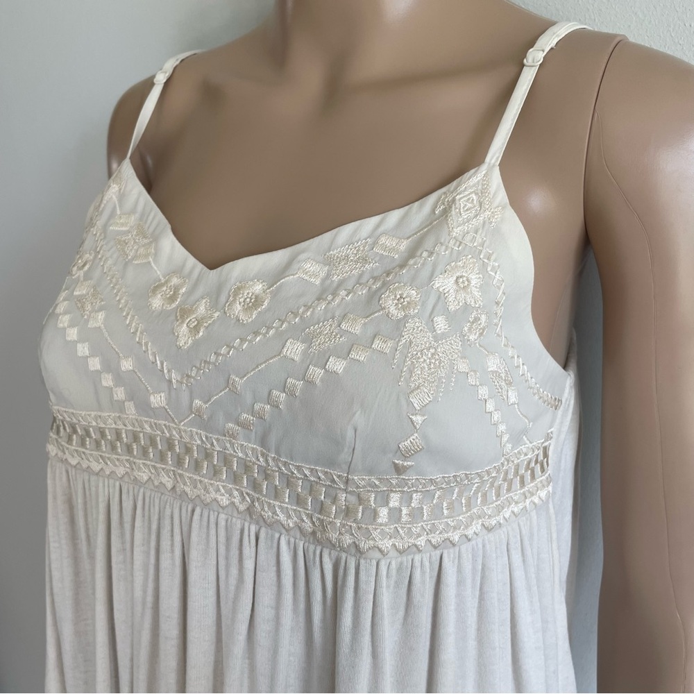American Eagle Ivory Floral Embroidered Sweetheart Neck Boho Babydoll Tank Top - Picture 4 of 7